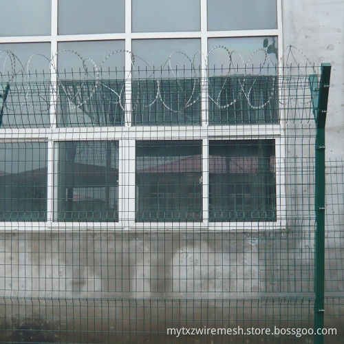 Factory offer ISO9001 curvy welded fence